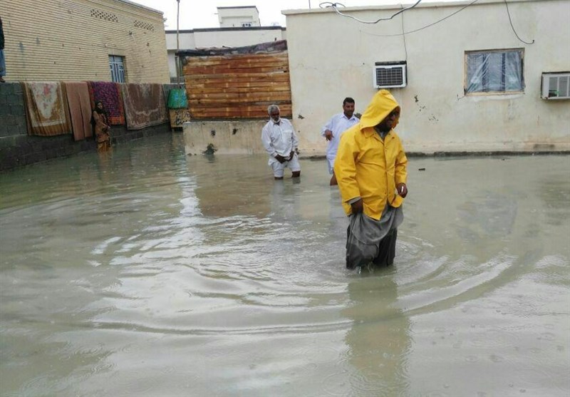 پیش‌بینی خسارت به بیش از 800 خانه روستایی در زرین‌دشت/ جاده زرین‌دشت - جهرم همچنان مسدود