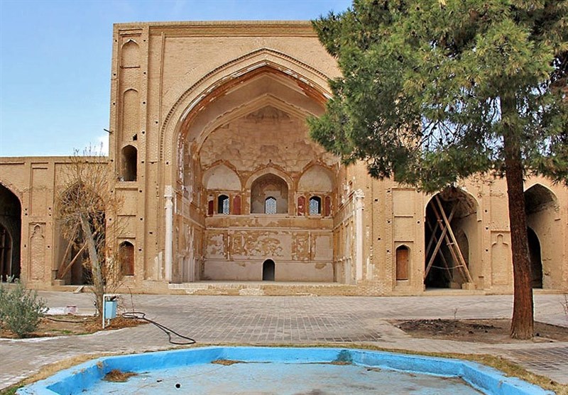 مسجد جامع ساوه ساماندهی می‌شود