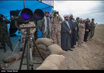 IRGC Stages War Game West of Iran