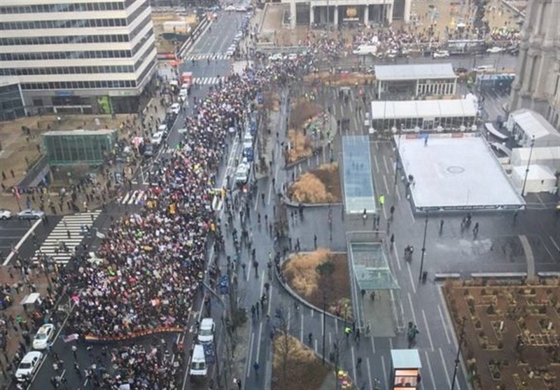 Massive Anti-Trump Protest Held in Philadelphia Streets (+Photos)