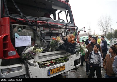 آثار بجا مانده از حادثه پلاسکو در حاشیه نماز جمعه تهران