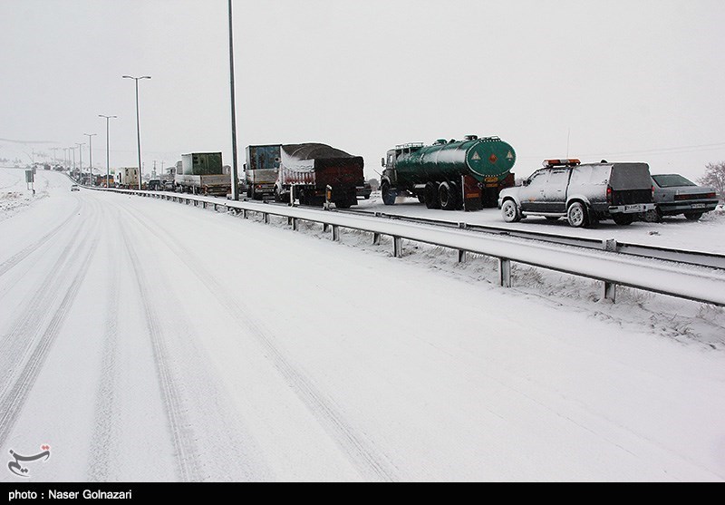 برف و کولاک در جاده‌های چند استان