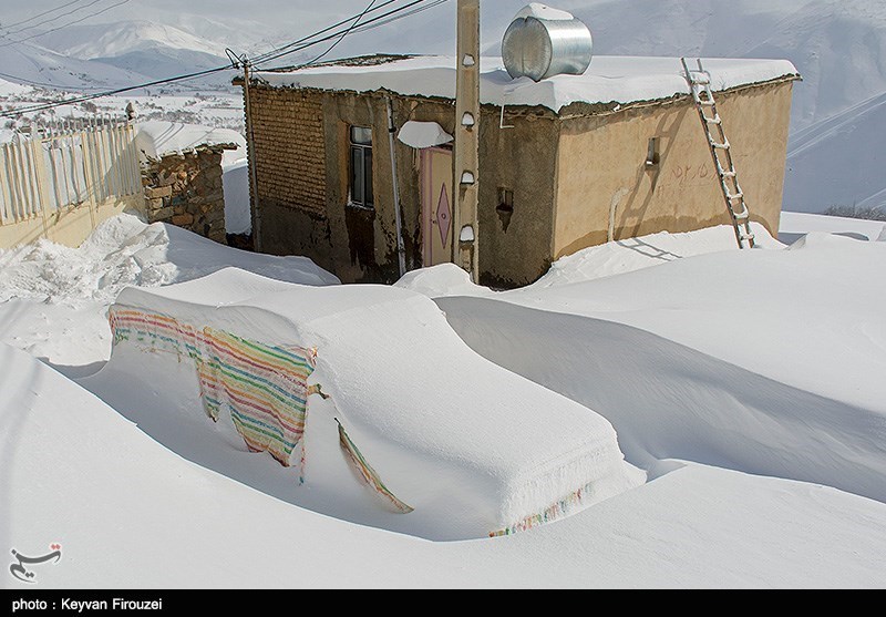 برف راه ارتباطی 150 روستای شهرستان سلسله را مسدود کرد