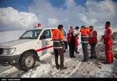 امدادرسانی هلال احمر اصفهان به 324 مسافر گرفتار در برف/ اعلام وضعیت سفید در محورها