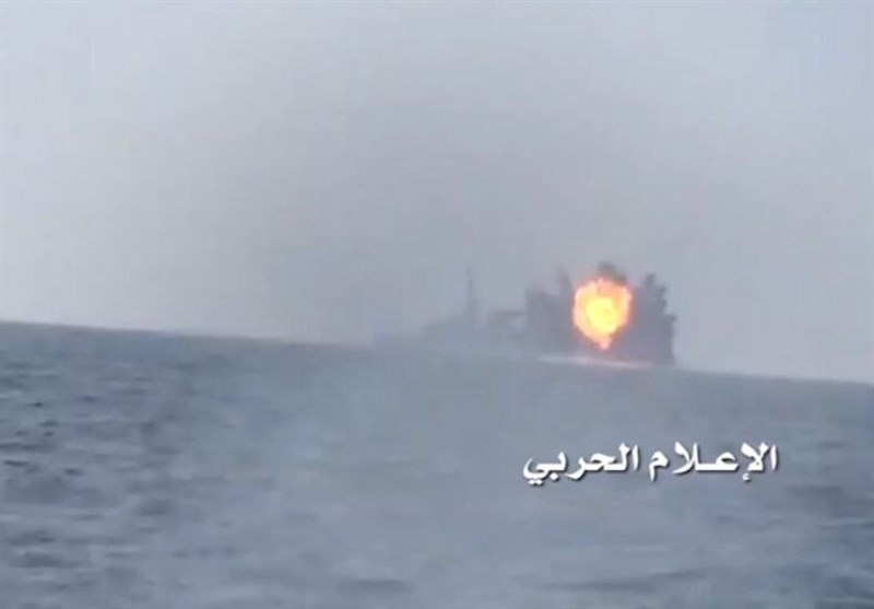 یمنی فوج نے ایک اور سعودی بحری جہاز کو نشانہ بناکر تباہ کردیا
