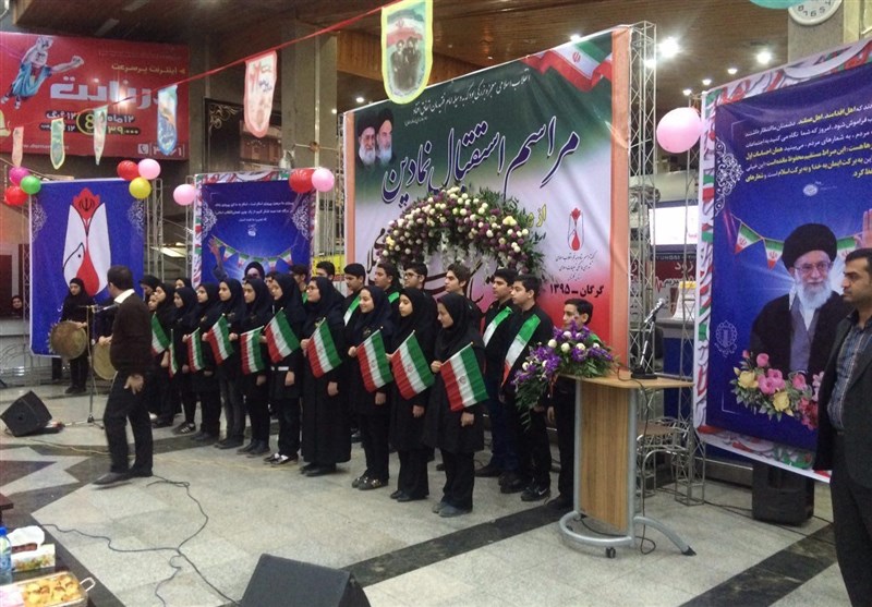 استقبال نمادین از ورود امام خمینی(ره) به کشور در گرگان برگزار شد