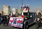 کاروان نمادین ورود امام خمینی(ره) در ورامین به حرکت درآمد