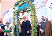زنگ انقلاب در 8 هزار مدرسه استان فارس به صدا درآمد