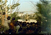 نشستن بالگرد حامل امام خمینی در بهشت زهرای تهران