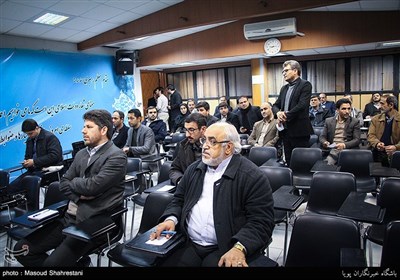 جلسه کمیته اقتصادی جبهه مردمی نیروهای انقلاب اسلامی در موسسه گفتمان انقلاب اسلامی