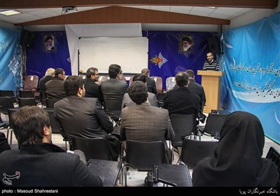 جلسه کمیته اقتصادی جبهه مردمی نیروهای انقلاب اسلامی در موسسه گفتمان انقلاب اسلامی