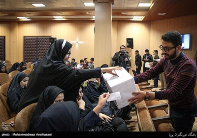 نشست کمیته دانش آموزی جبهه مردمی نیروهای انقلاب اسلامی در مسجد الرحمن تهران 
