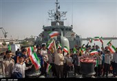جشن انقلاب بر روی ناو جماران
