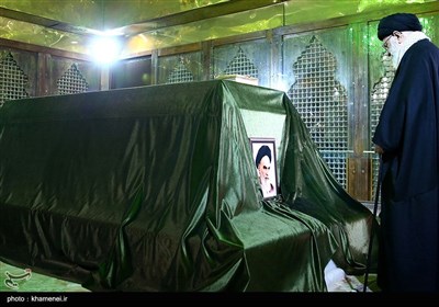 Ayatollah Khamenei Pays Homage to Late Founder of Iran’s Islamic Republic