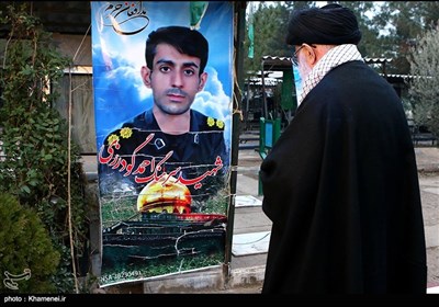 Ayatollah Khamenei Pays Homage to Late Founder of Iran’s Islamic Republic