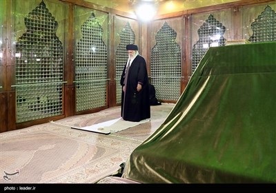 امام خامنہ ای کی گلزار شہداء اور امام خمینی کے مزار پر حاضری