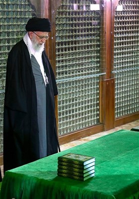 امام خامنہ ای کی گلزار شہداء اور امام خمینی کے مزار پر حاضری