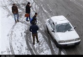 فرمانداری فیروزکوه هم‌وطنان گرفتار در برف ‌را اسکان داد