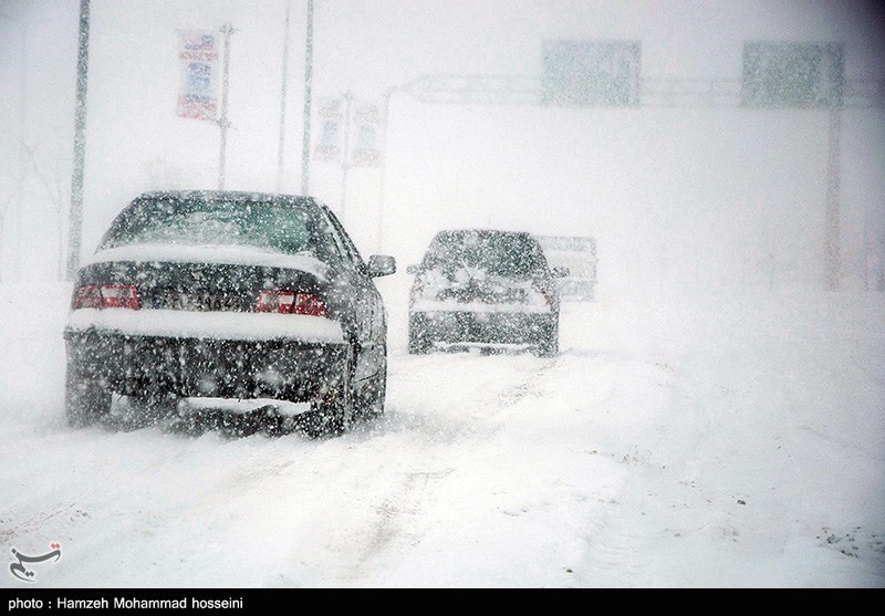 برف و بوران شدید در محور توسکستان شاهرود/رانندگان از مسیرهای جایگزین استفاده کنند