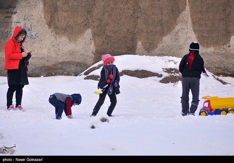 بارش برف در شهرهای جنوبی استان فارس پس از 50 سال