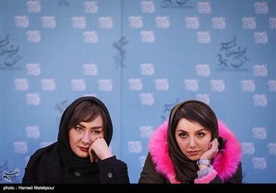 نازنین بیاتی و هانیه توسلی بازیگر در نشست خبری فیلم مادری - سی و پنجمین جشنواره فیلم فجر