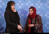 رقیه توکلی کارگردان و هانیه توسلی بازیگر در نشست خبری فیلم مادری - سی و پنجمین جشنواره فیلم فجر