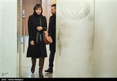 هومن سیدی و هانیه توسلی بازیگران فیلم مادری در پنجمین روز سی و پنجمین جشنواره فیلم فجر - برج میلاد
