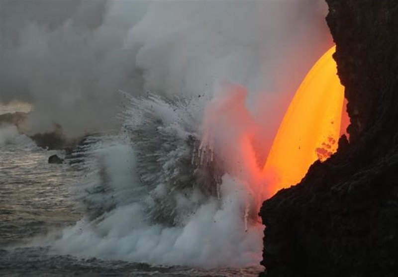 فیلم / آبشاری از گدازه در هاوایی