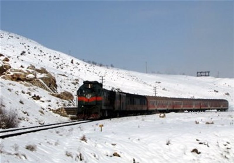 قطار ناجی 300 مسافر گرفتار جاده هراز