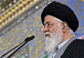 آیت‌الله علم‌الهدی: مسئله &quot;سکولارسازی علم&quot; در دانشگاه‌ها را حل نکنیم، ضربه می‌خوریم