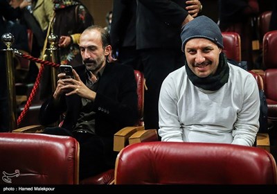 حضور جواد عزتی و هادی حجازی‌فر در سالن نمایش فیلم ماجرای نیمروز