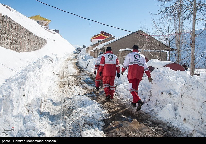 1600 مسافر در برف مانده آذربایجان غربی امدادرسانی شدند