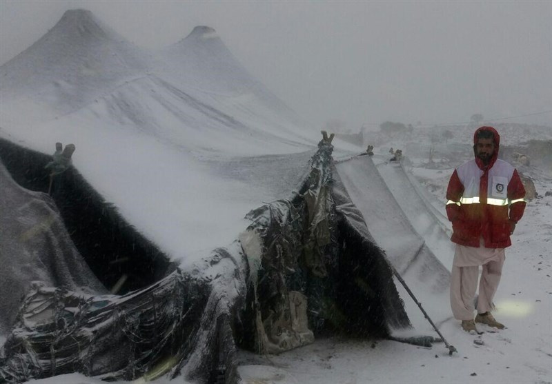 6 نفر گرفتار در برف در ارتفاعات البرز مرکزی نجات یافتند
