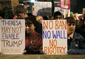 Thousands Protest in London against Trump&apos;s Refugee Ban