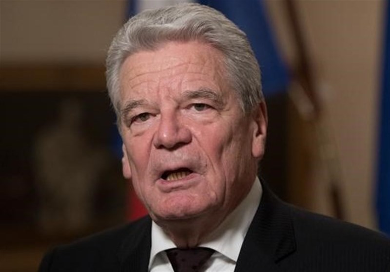 German President Gauck Calls on Europe to &apos;Speak Out&apos; against Trump Travel Ban