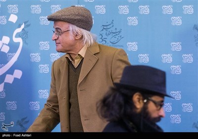 فریدون جیرانی کارگردان در نشست خبری فیلم خفه‌گی - سی و پنجمین جشنواره فیلم فجر