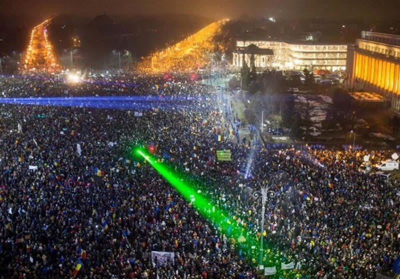 Romania&apos;s Constitutional Court Says Won&apos;t Rule on Withdrawn Graft Decree