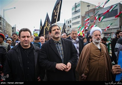 عباس جدیدی در راهپیمایی 22 بهمن در تهران 