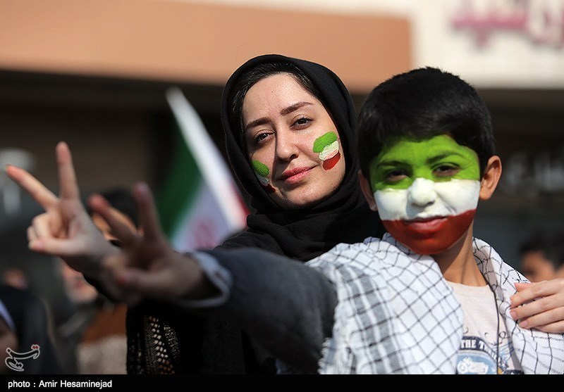 معلمان و دانش‌آموزان 22 بهمن متفاوتی را رقم می‌زنند