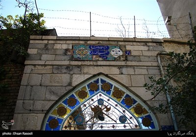  بازدید از آرامگاه تاریخی ظهیر الدوله تنها در روزهای پنج شنبه امکان پذیر می باشد.ساعت 10 الی 12 بانوان و 13 الی 15 آقایان