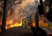 Australian Bushfires Threaten Properties, Close Roads