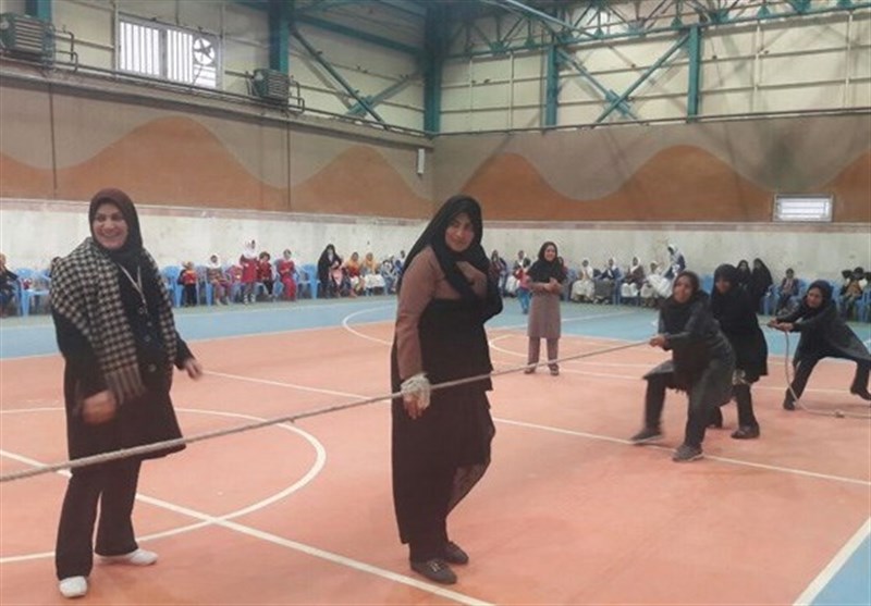 جشنواره ورزشی - فرهنگی خانواده انقلاب در شهرستان نهبندان برگزار شد