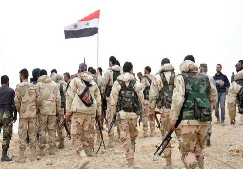 Suriye Ordusu Lazkiye&apos;deki Yerleşimleri Savunuyor
