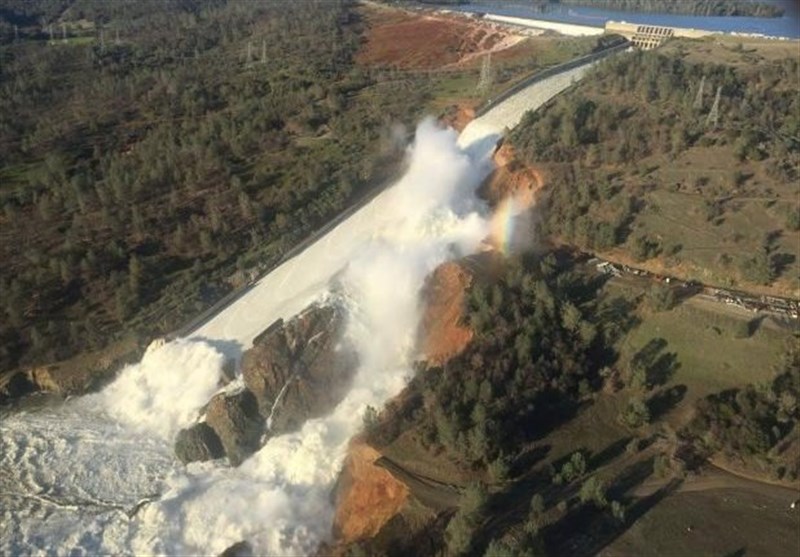 Crumbling California Dam Spillway Prompts Urgent Evacuations