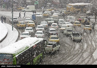 تساقط الثلوج فی محافظة همدان غرب البلاد