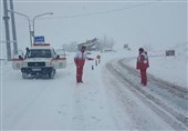 150 مسافر در راه مانده محورهای برفگیر استان مازندران نجات یافتند