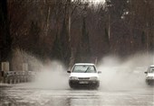 بارندگی شدید در محورهای منتهی به «فراشبند»، «اقلید» و «شیراز»/ رانندگان از سفرهای غیرضروری پرهیز کنند