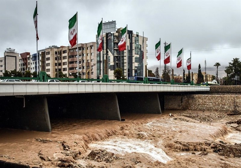 همه زیرگذرها و کنار‌گذرهای شهر شیراز مسدود شدند