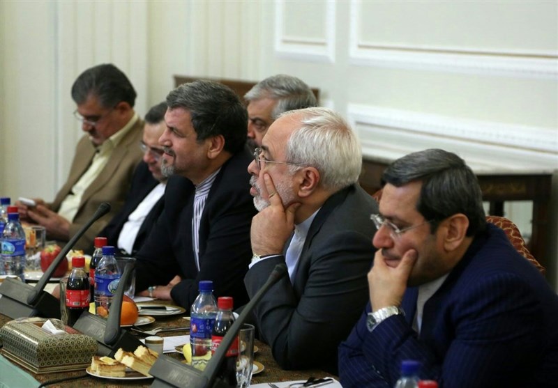 نشست هیات رئیسه، اعضای فراکسیون دیپلماسی و منافع ملی مجلس با ظریف