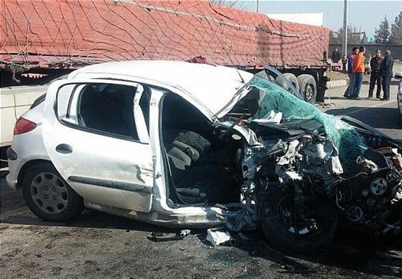 برخورد پژو 206 با عزاداران حسینی در اردستان حادثه آفرید؛ حداقل 2 کشته و 21 زخمی